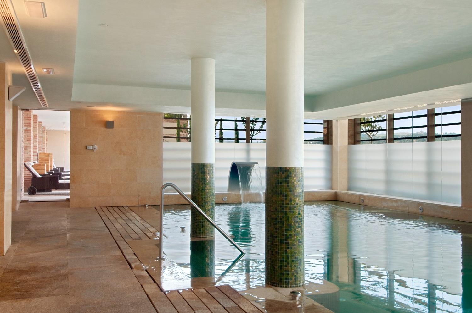 Eurostars Palacio Buenavista Toledo Exterior foto The swimming pool at the hotel