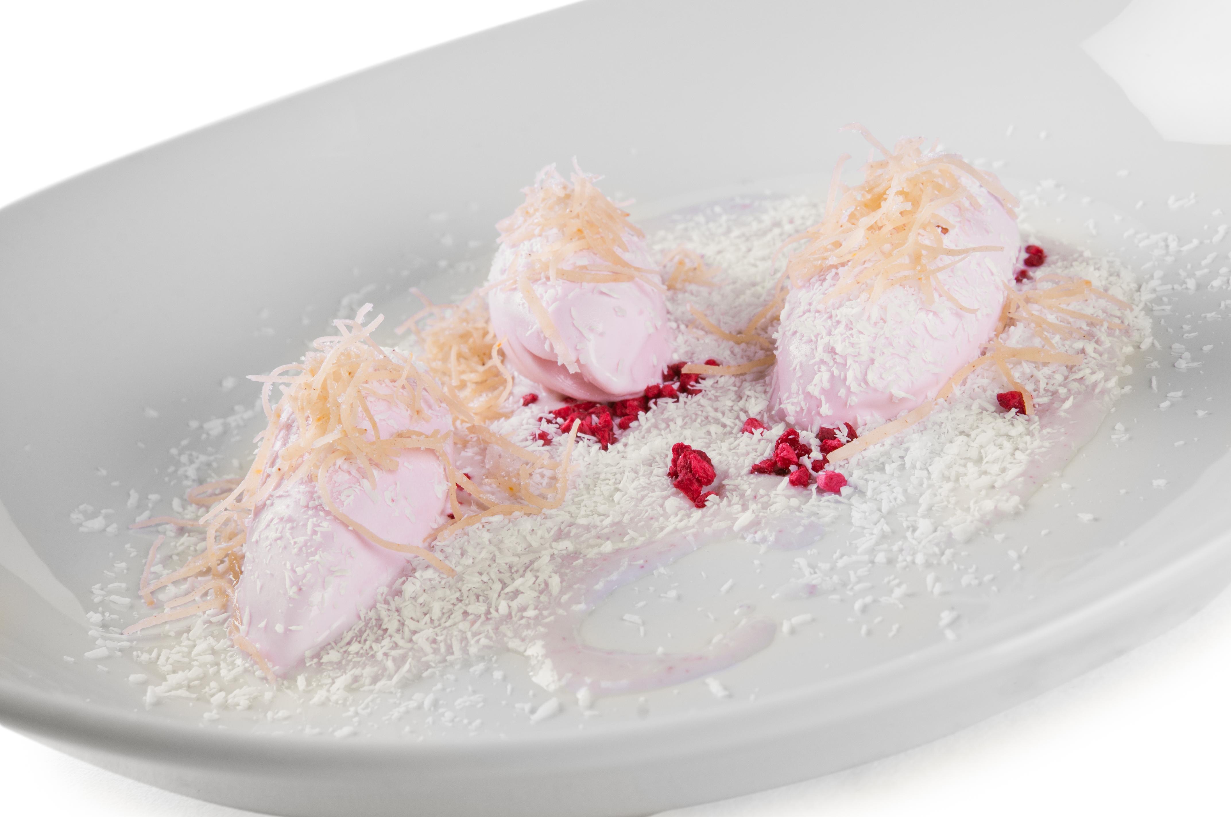 Eurostars Palacio Buenavista Toledo Exterior foto A plate of frozen raspberries