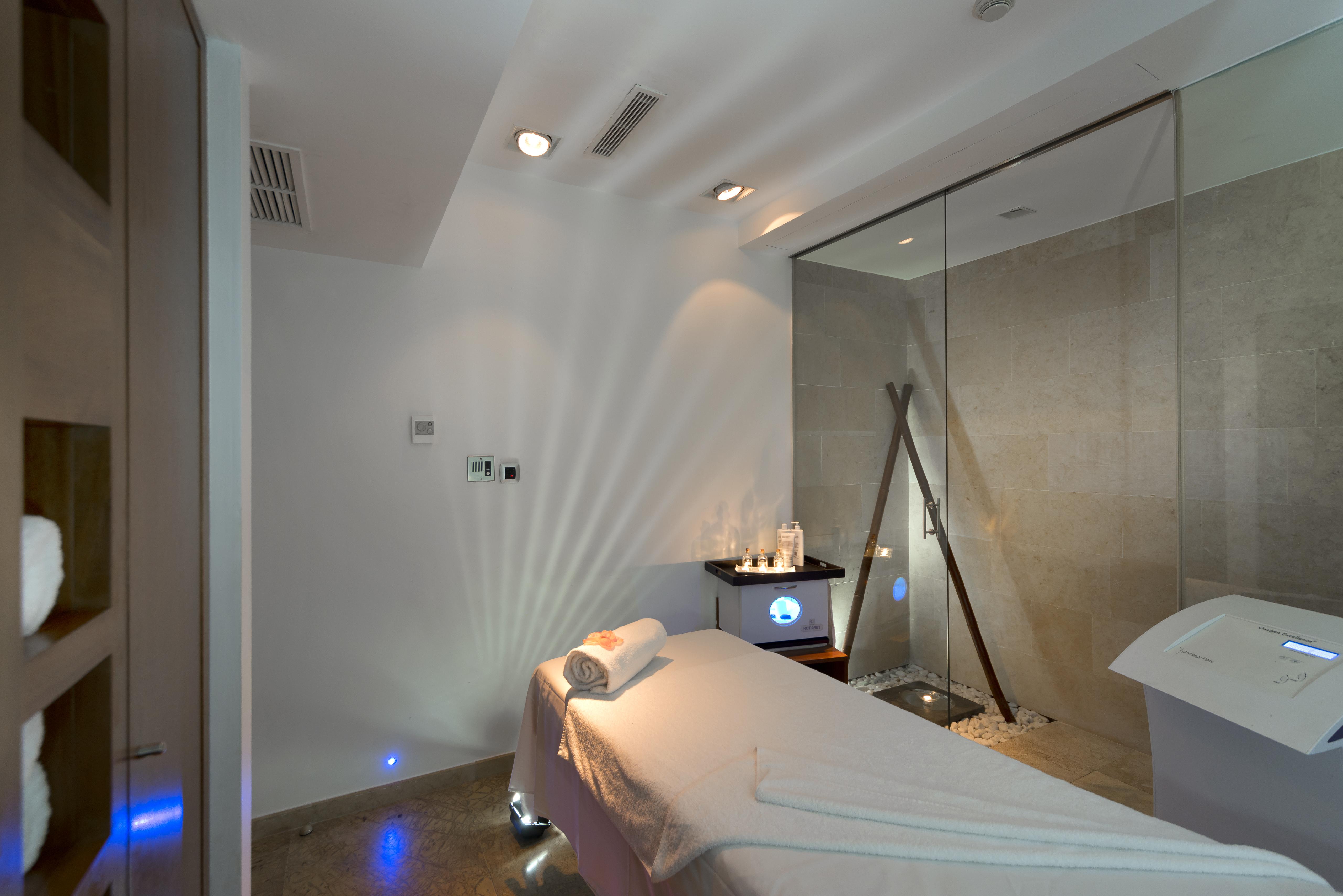 Eurostars Palacio Buenavista Toledo Exterior foto A treatment room at the spa