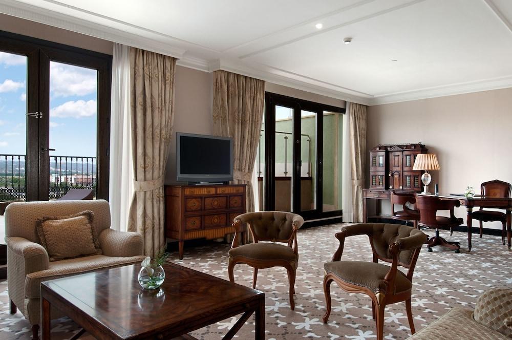 Eurostars Palacio Buenavista Toledo Habitación foto A suite at the hotel